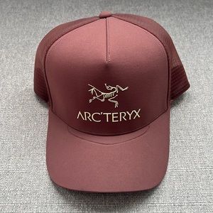 Arc’teryx - Logo Trucker Hat